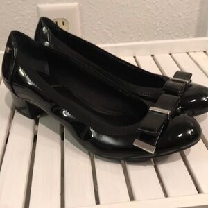 Dana Buchman brand size 9.5M black slip on shoes with block heel.